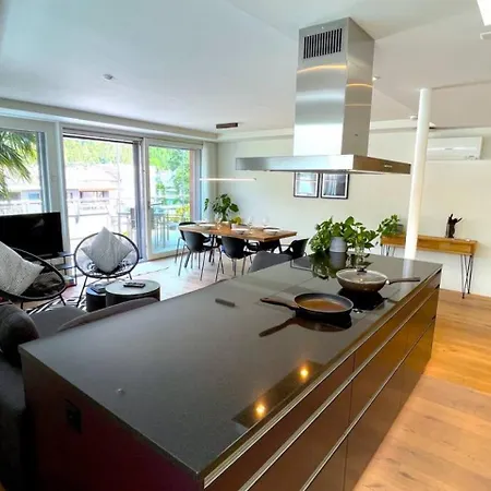 Penthouse Alps Scenic Views And Concierge By Swisshut Vakantiehuis