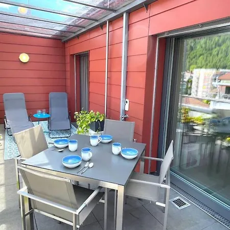 Casa de Férias Penthouse Alps Scenic Views And Concierge By Swisshut Interlaken